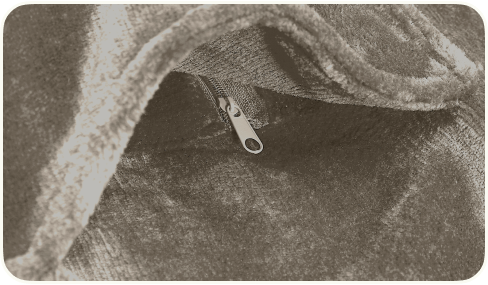 Detail van binnenzak in Seranova Snuggle Hoodie – opbergvakje voor powerbank